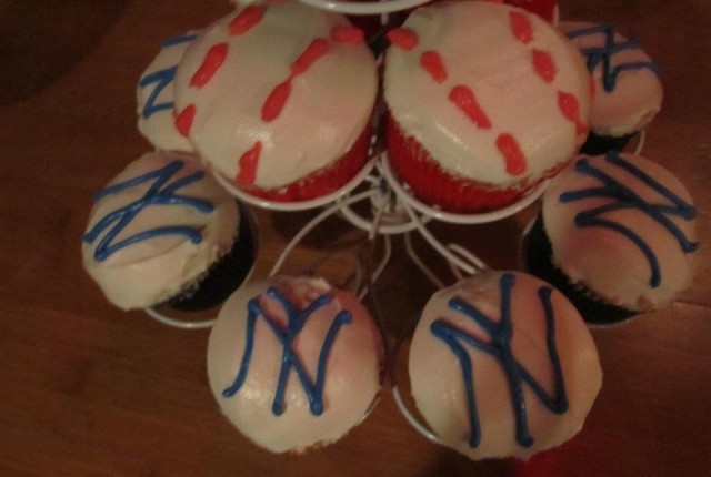 Yankees cupcakes