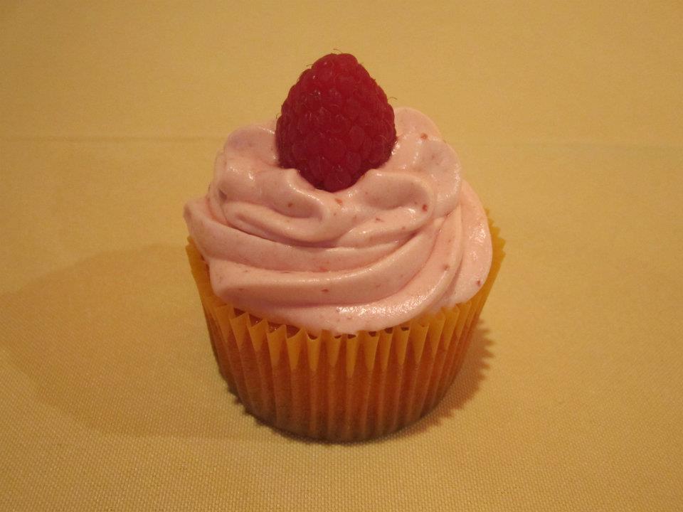 raspberry cupcakes